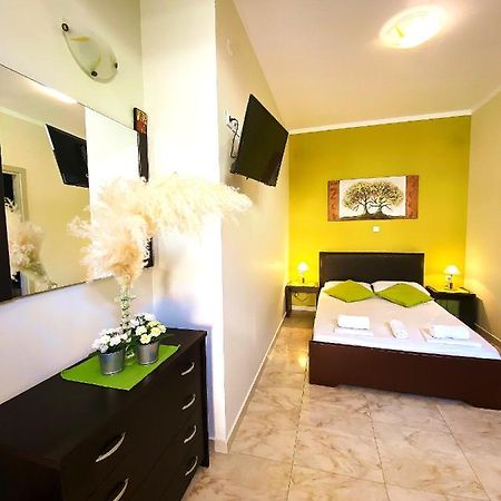 Elia Beach Modern Suites Flogita Extérieur photo