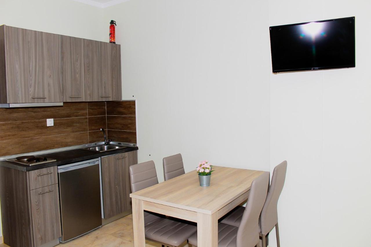 Elia Beach Modern Suites Flogita Extérieur photo